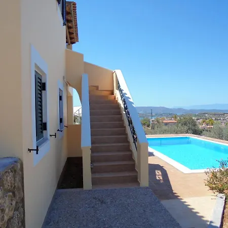 4 Bedrooms With Sea View Private Pool And Enclosed Garden At 1 Km Away From The Beach *