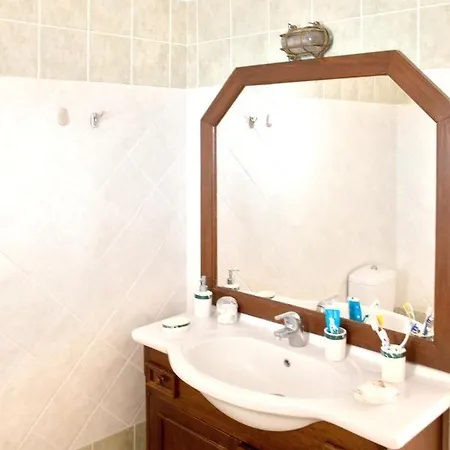 4 Bedrooms With Sea View Private Pool And Enclosed Garden At 1 Km Away From The Beach فيلة بورتو خيلي