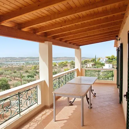 4 Bedrooms With Sea View Private Pool And Enclosed Garden At 1 Km Away From The Beach *