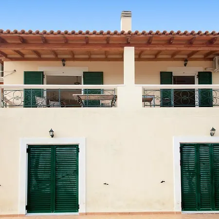 4 Bedrooms With Sea View Private Pool And Enclosed Garden At 1 Km Away From The Beach *